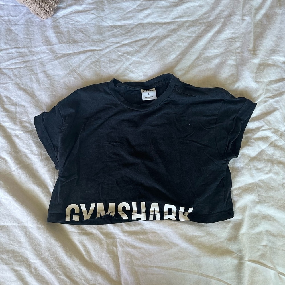 Gym shark crop top